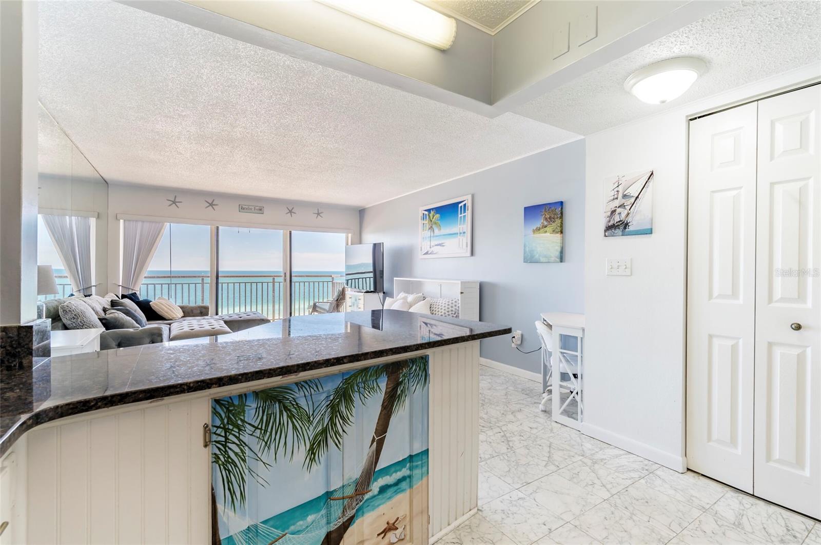 HARBOUR LIGHT TOWERS CONDO - Residential