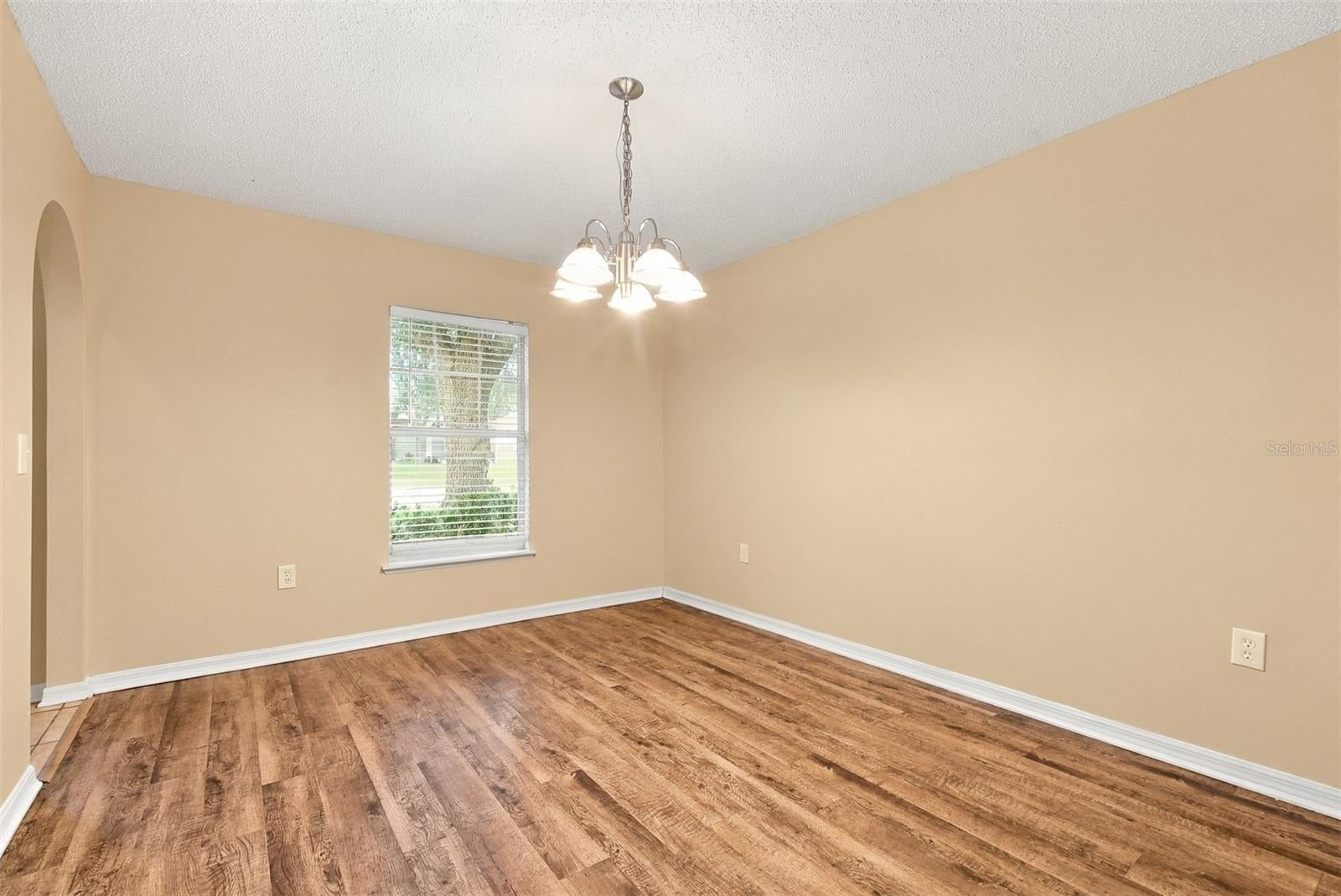 2228 SANDRIDGE CIRCLE