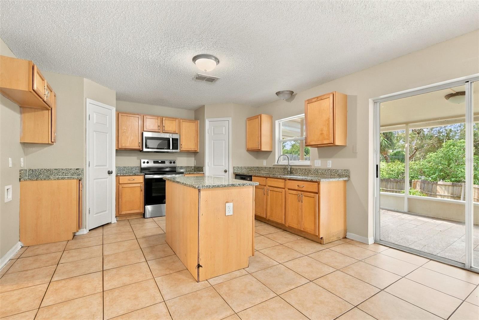 2228 SANDRIDGE CIRCLE