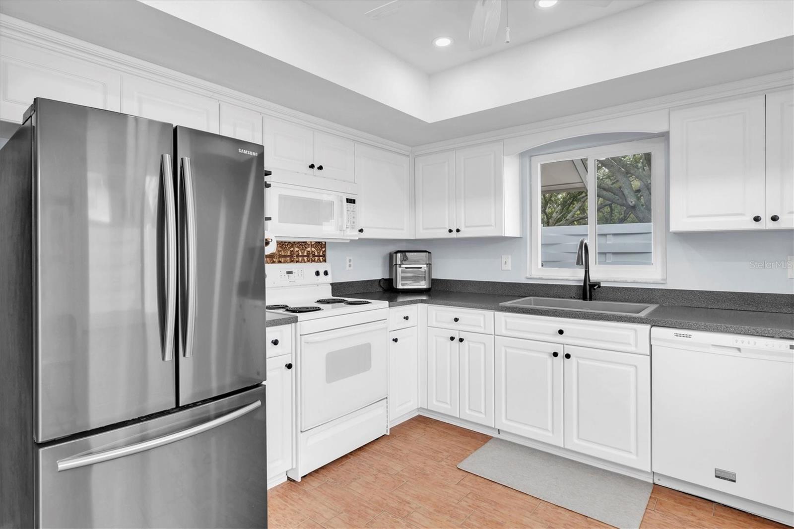 2647 BARKSDALE COURT