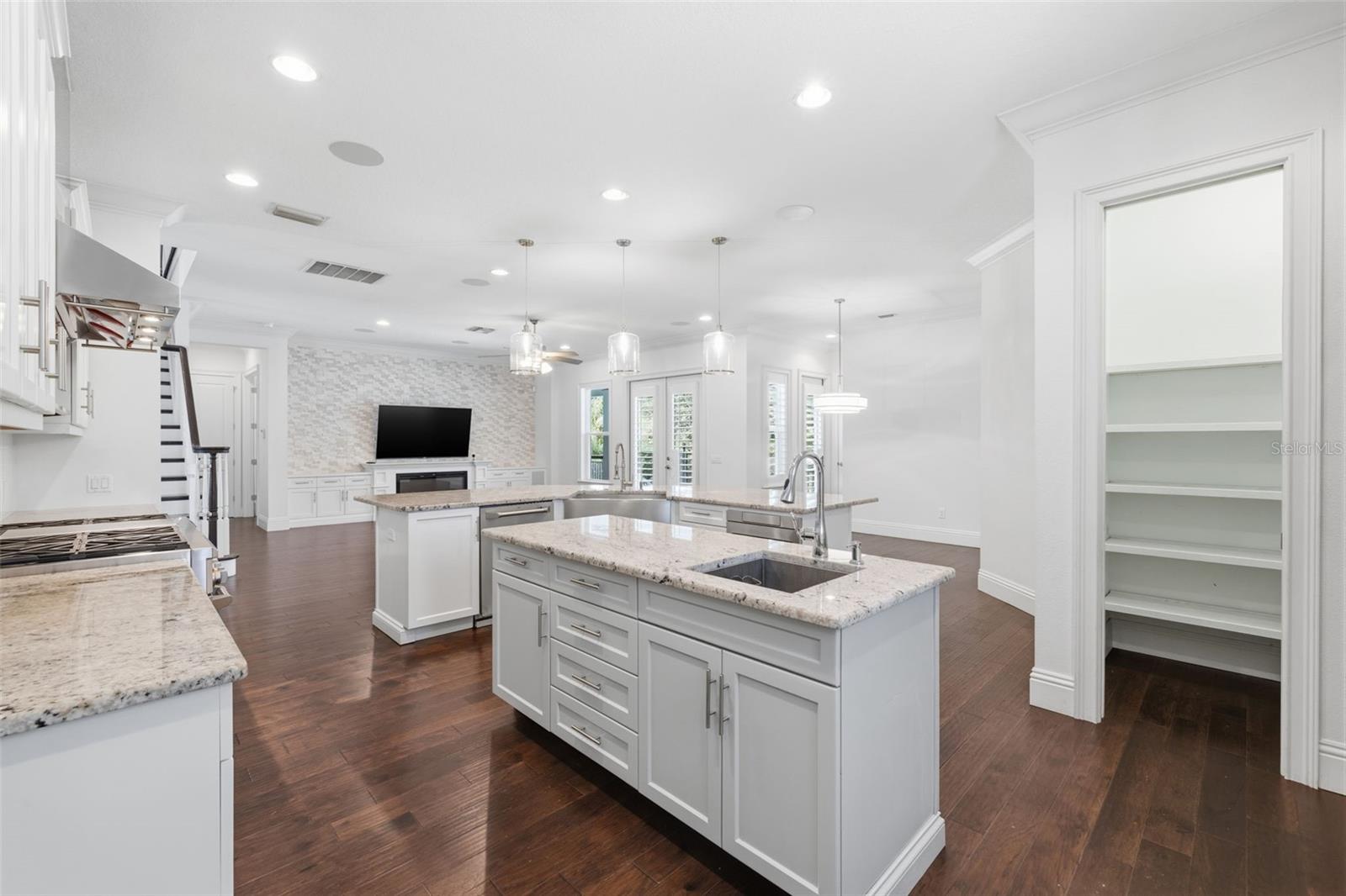 SUNSET PARK - Residential