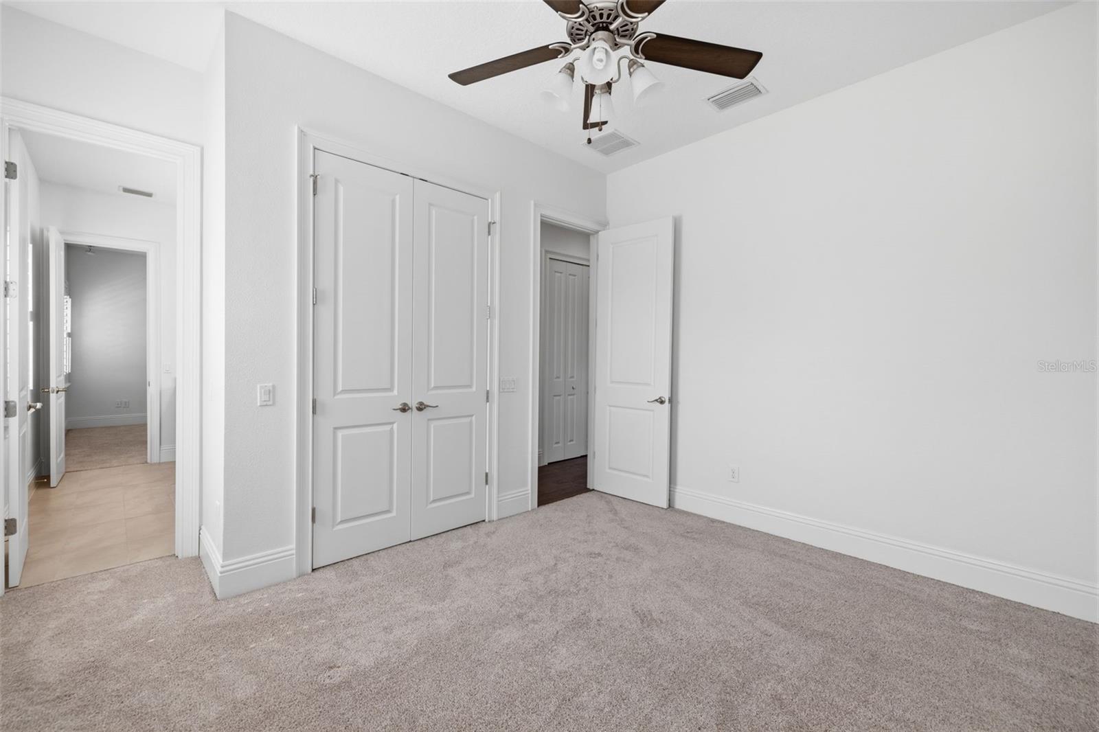 SUNSET PARK - Residential