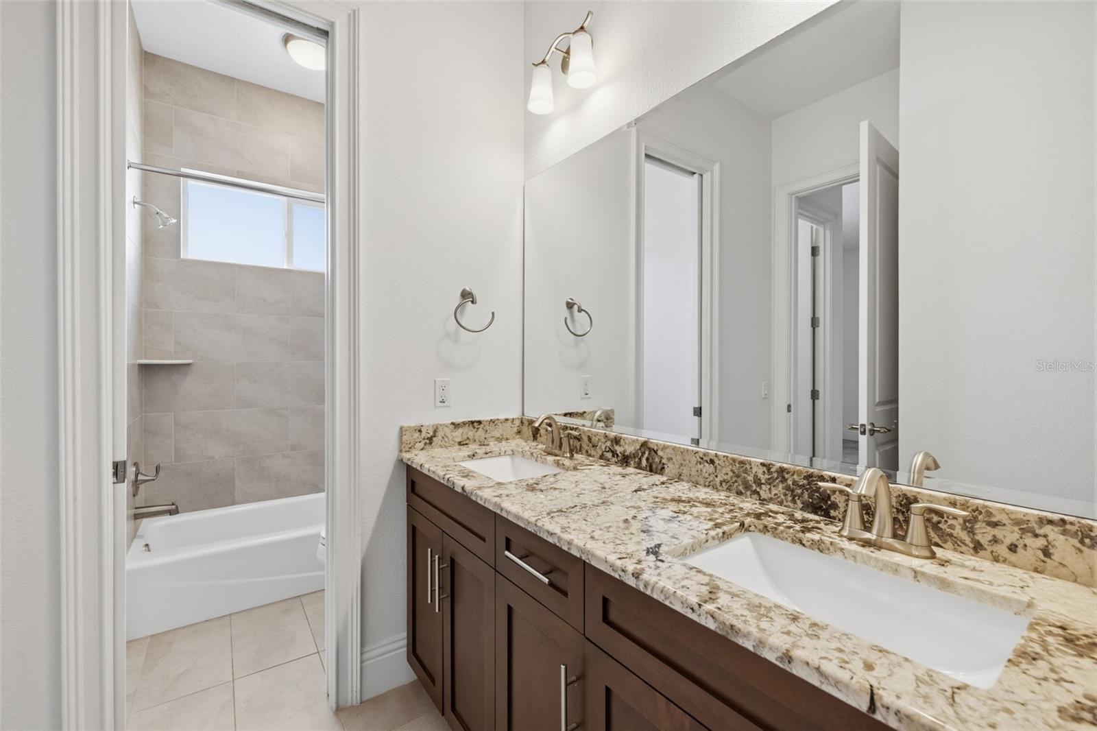 SUNSET PARK - Residential