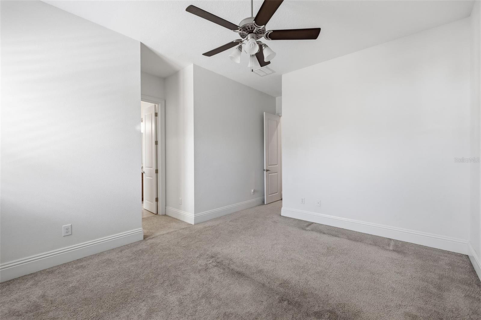 SUNSET PARK - Residential