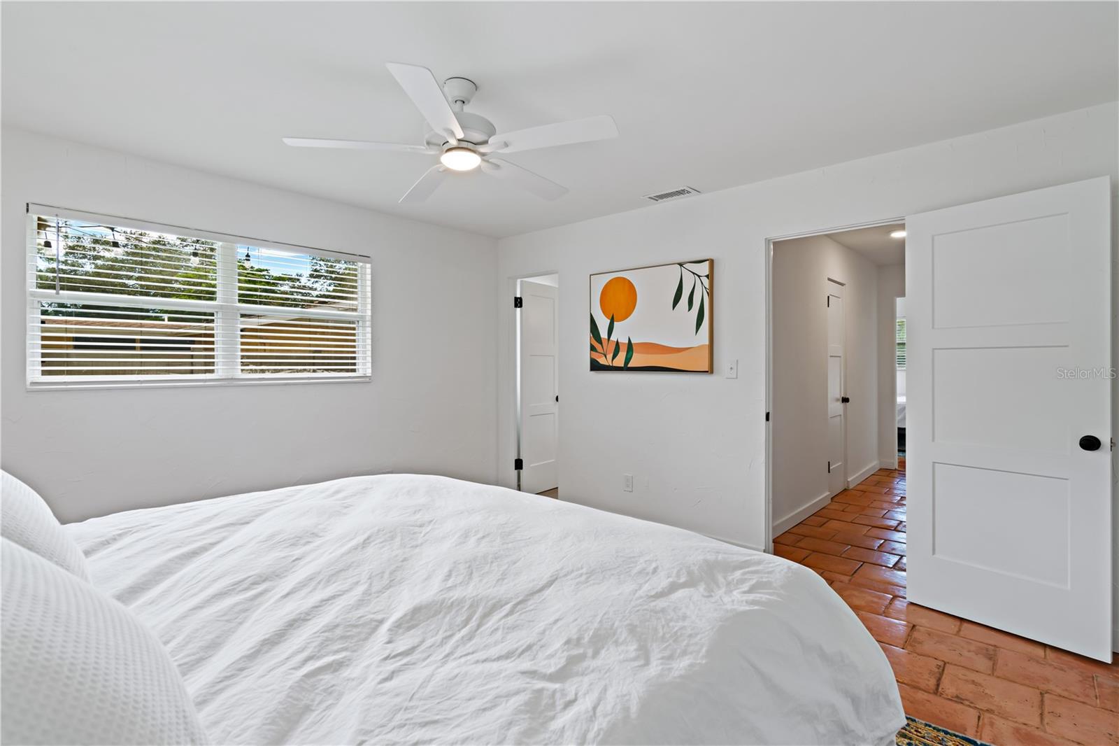 RUSTIC LODGE - Residential Lease