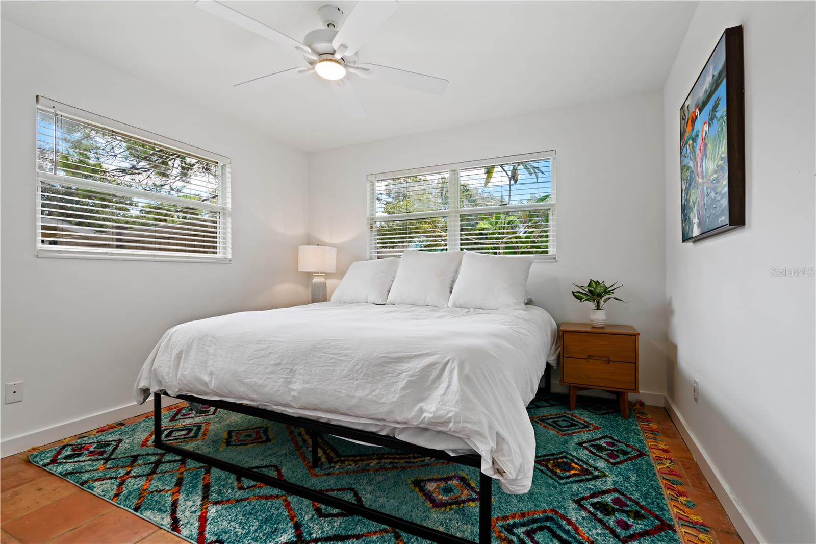 RUSTIC LODGE - Residential Lease