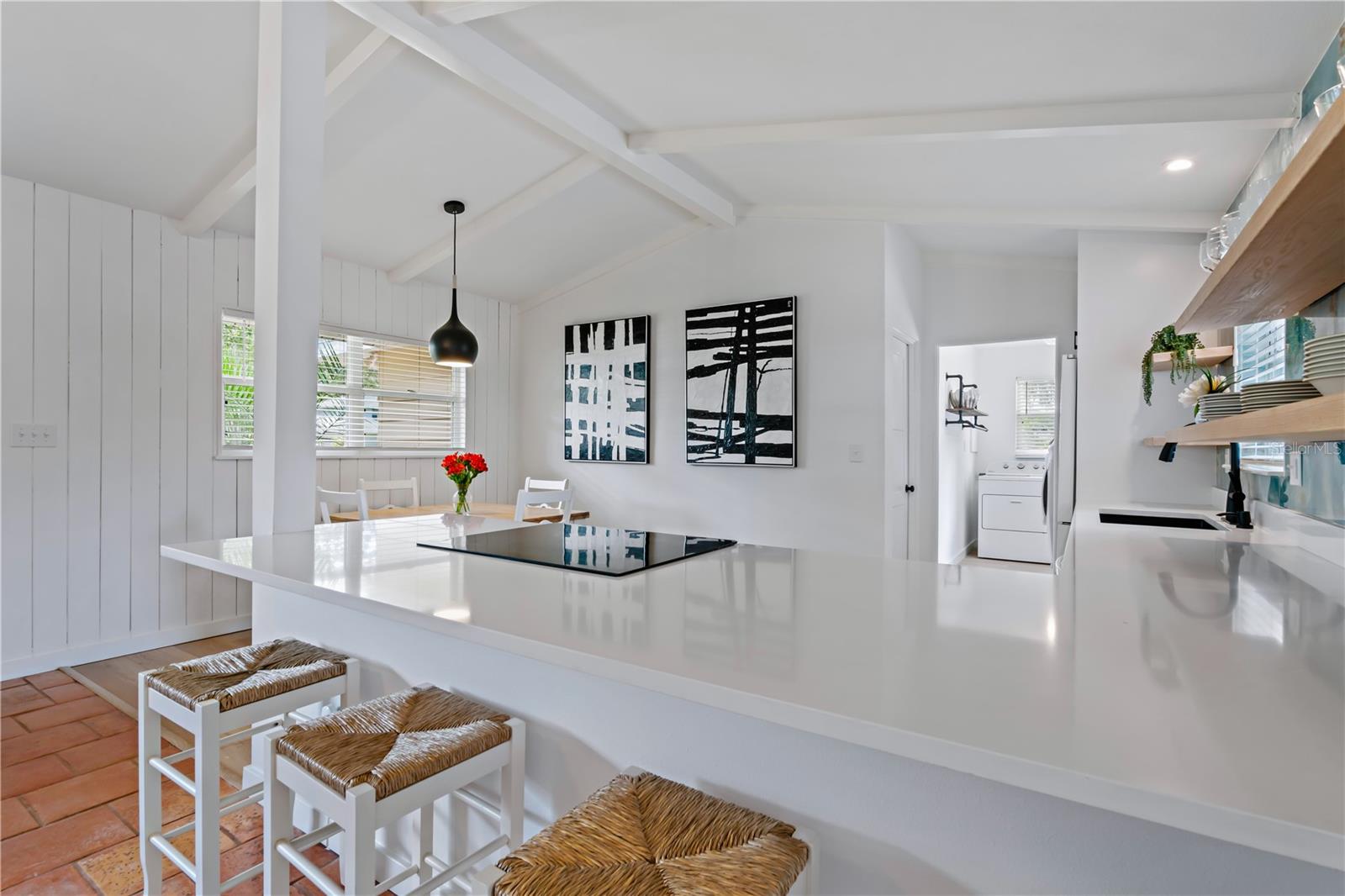RUSTIC LODGE - Residential Lease