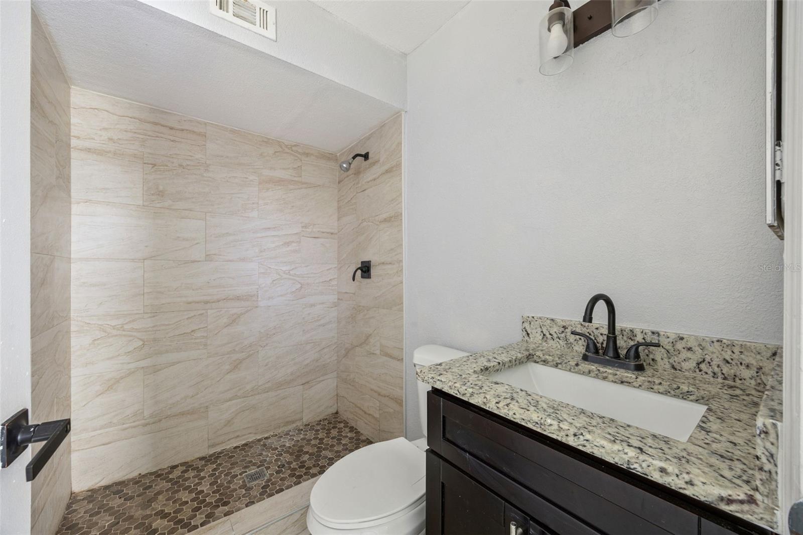 VETERANS CITY UNIT 04 - Residential