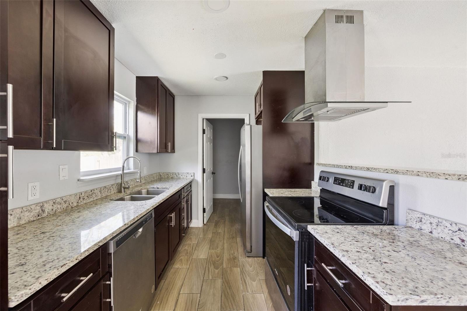 1590 YORKTOWN AVENUE