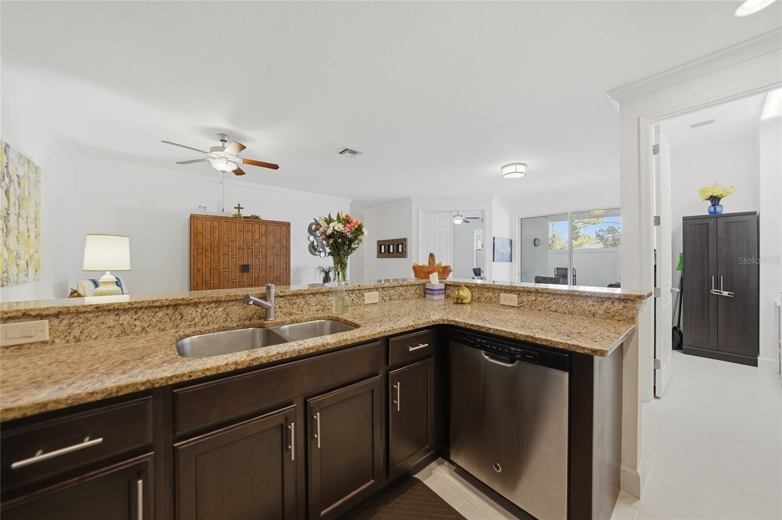 ARTISTS ENCLAVE - Residential