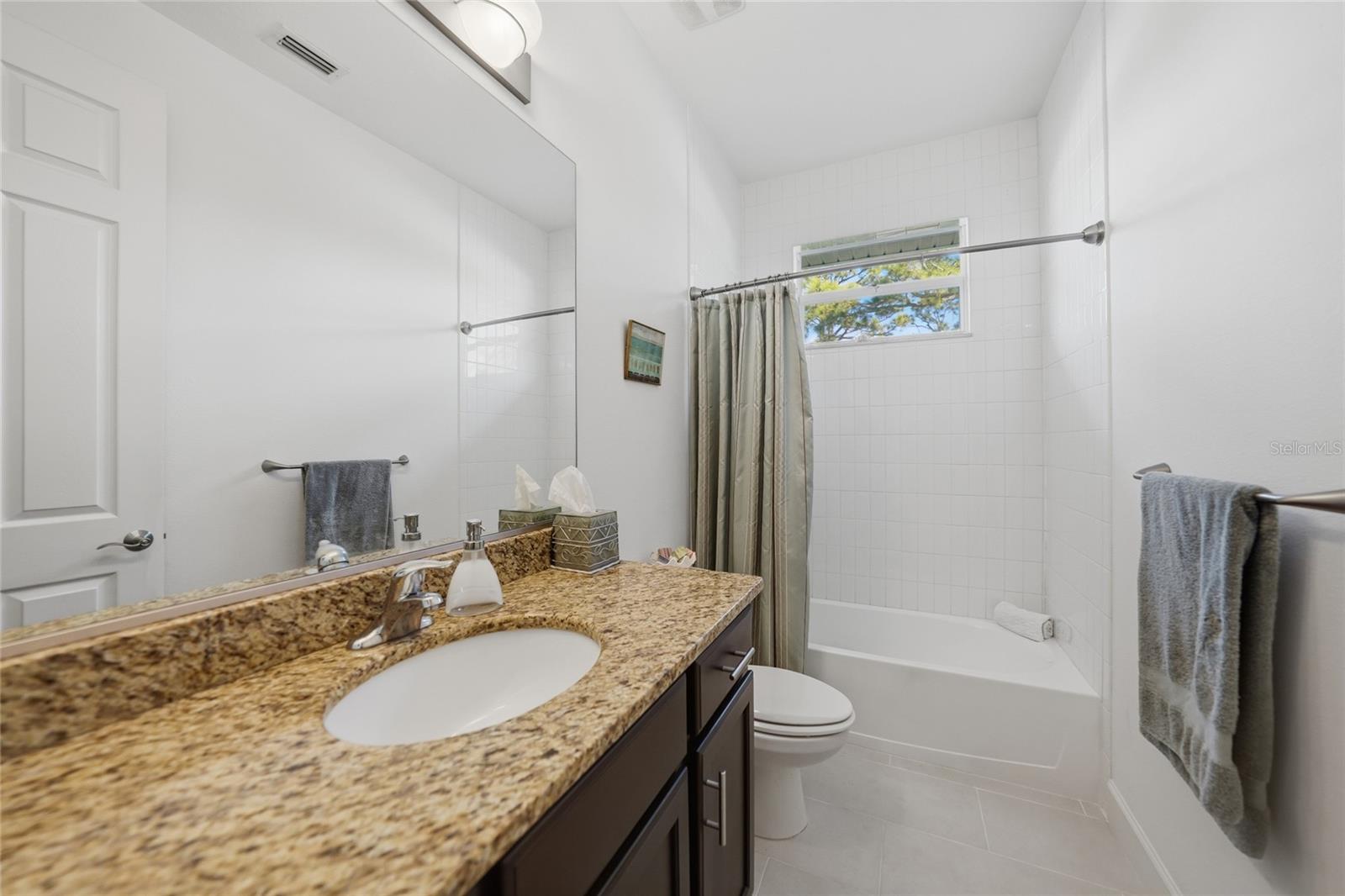 ARTISTS ENCLAVE - Residential