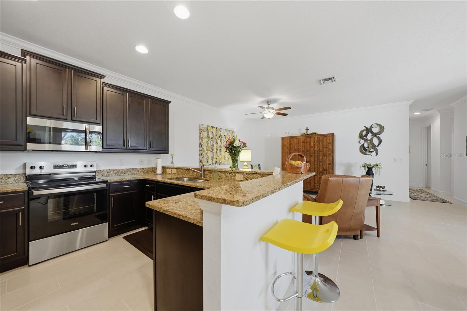 ARTISTS ENCLAVE - Residential