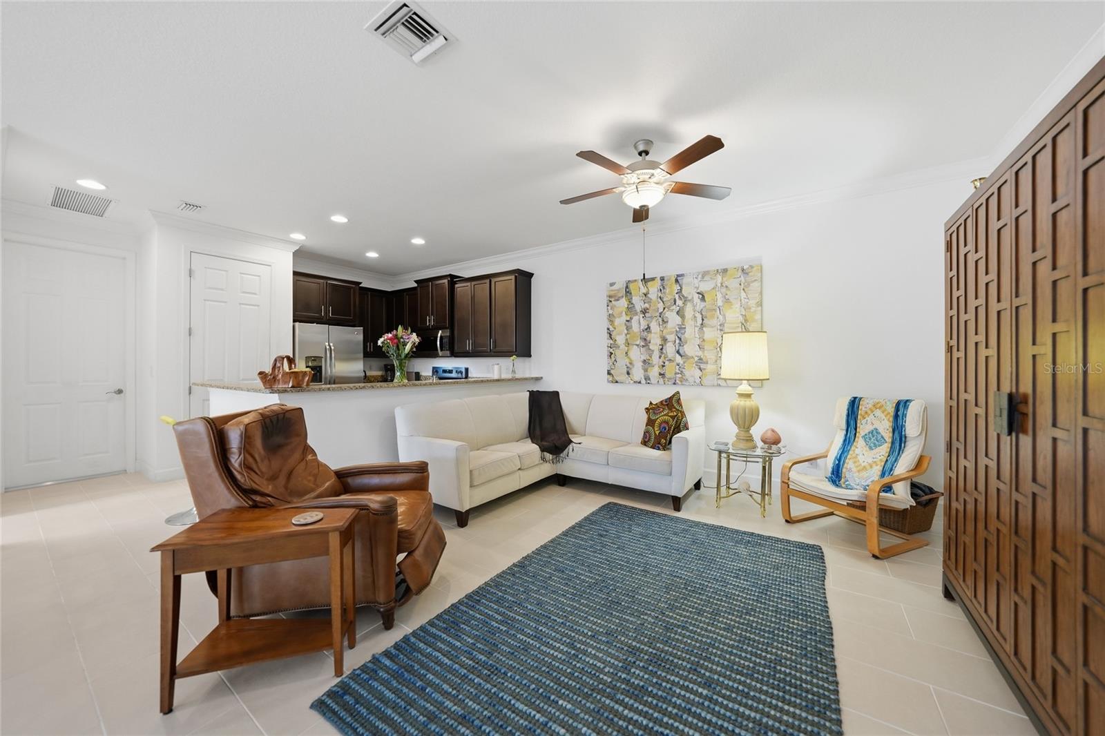 ARTISTS ENCLAVE - Residential