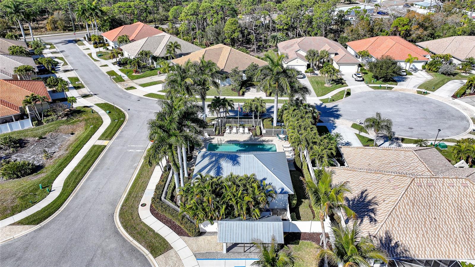 ARTISTS ENCLAVE - Residential