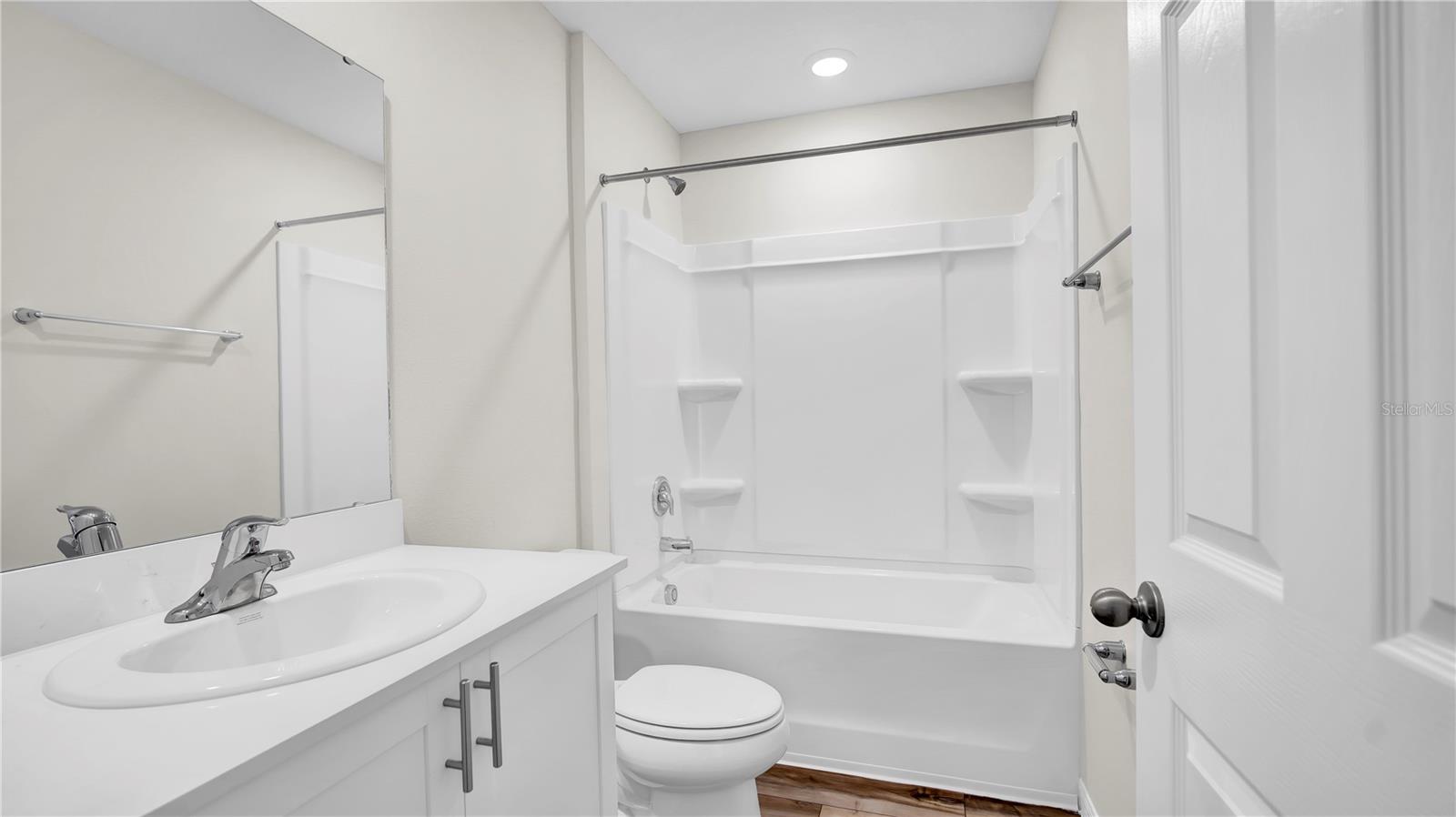 CONGDON TWNHMS PHS 1 & 2 - Residential Lease