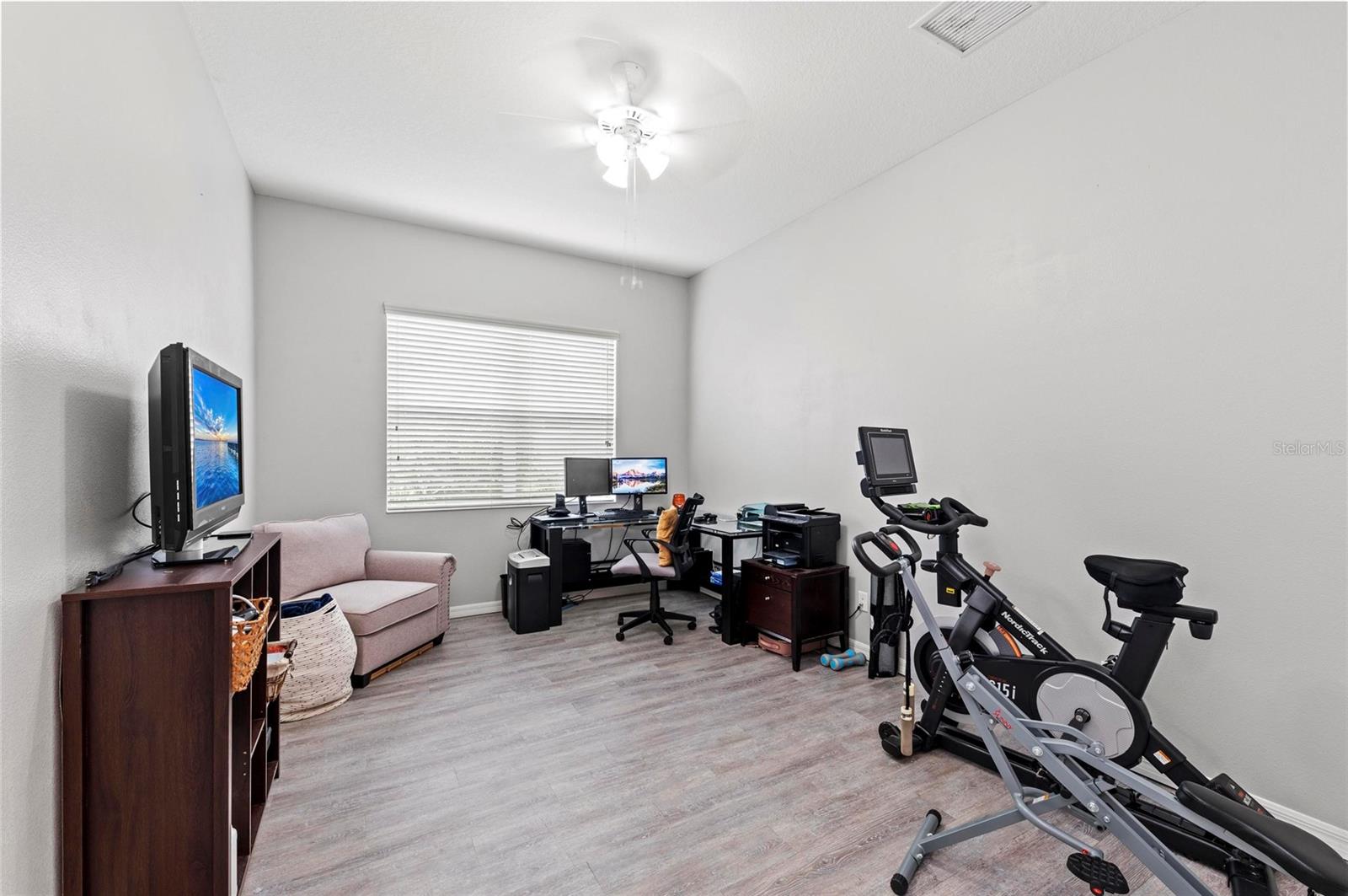 CENTRAL PARK SUBPHASE E-1C - Residential Lease