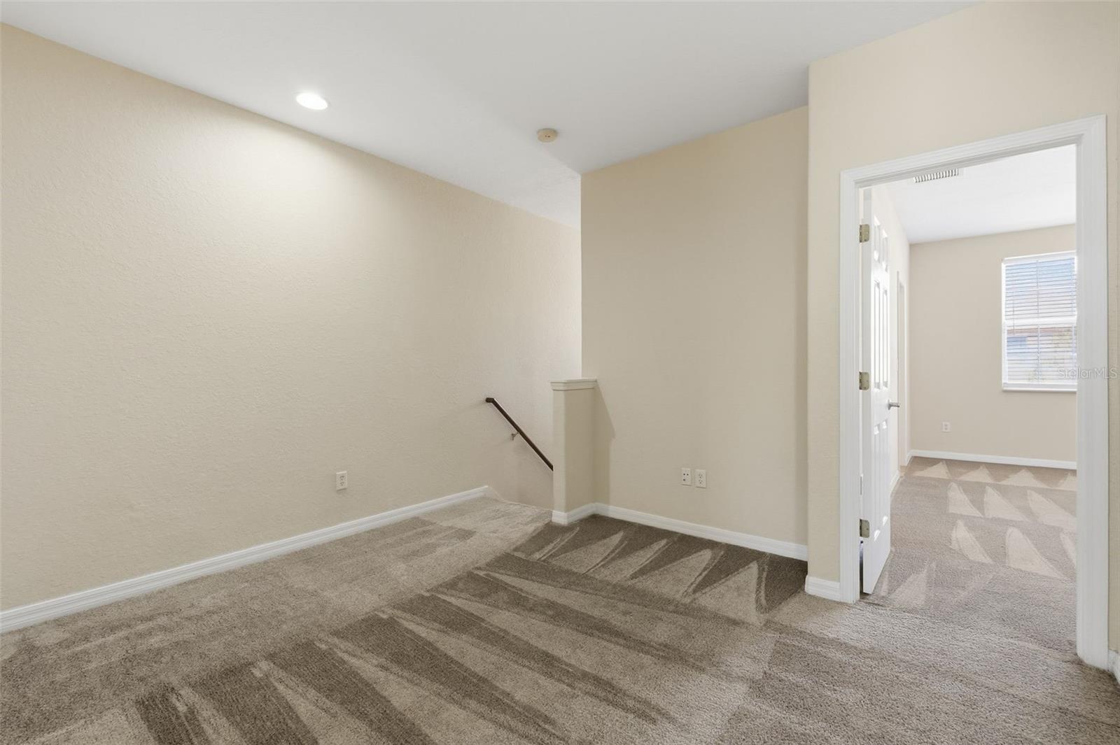 SEVEN OAKS - Residential