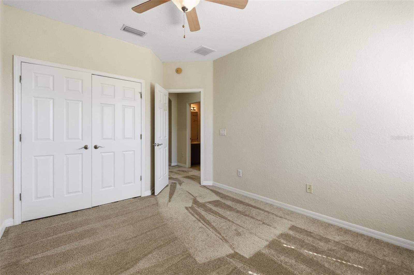 SEVEN OAKS - Residential