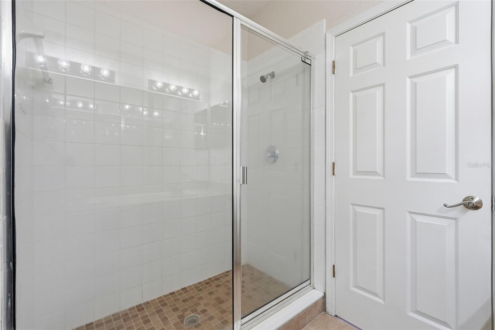 SEVEN OAKS - Residential