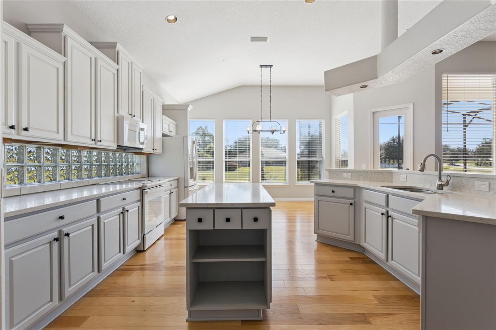 PARK/WOLF BRANCH OAKS PH 1 - Residential