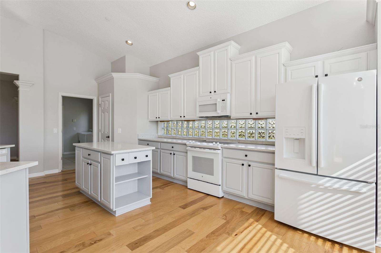 PARK/WOLF BRANCH OAKS PH 1 - Residential