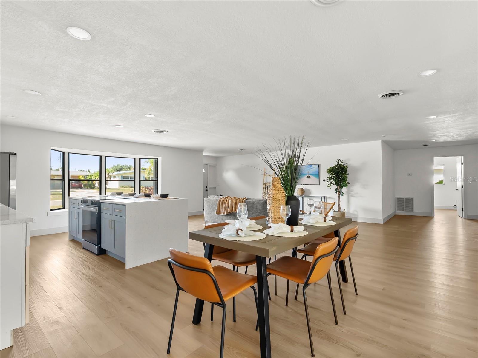 LAKE CONWAY ESTATES - Residential