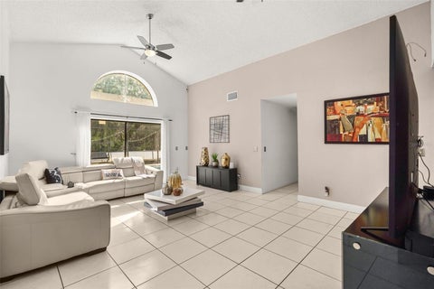 114 Blackwater Court, Kissimmee, FL 34743