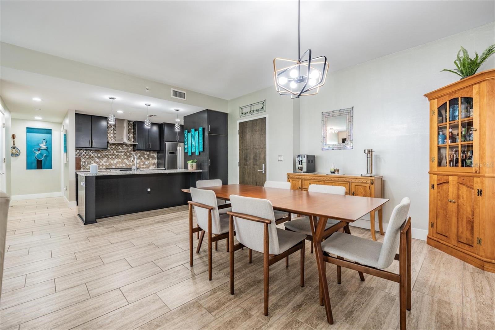 199 DALI BOULEVARD 403