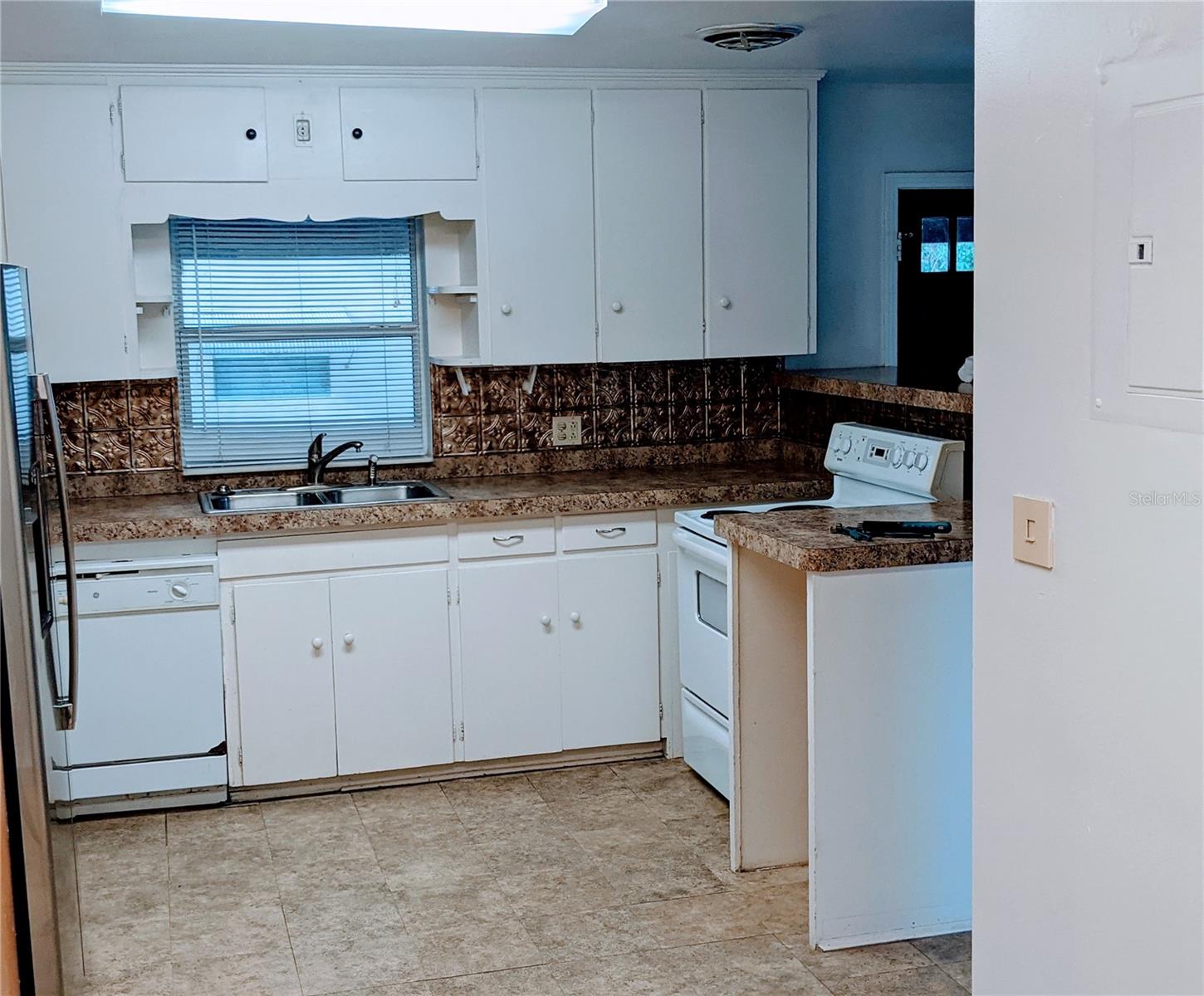 BUFFALO HEIGHTS - Residential Lease