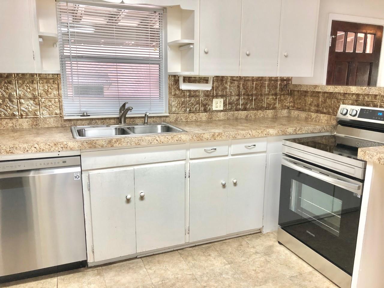 BUFFALO HEIGHTS - Residential Lease