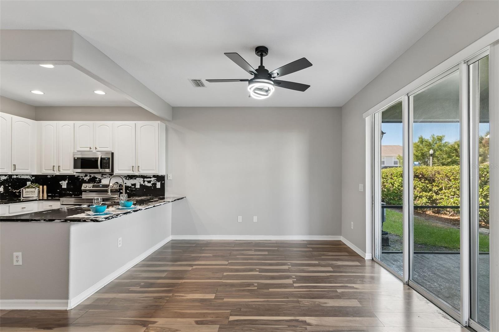 SAWGRASS VILLAGE - Residential
