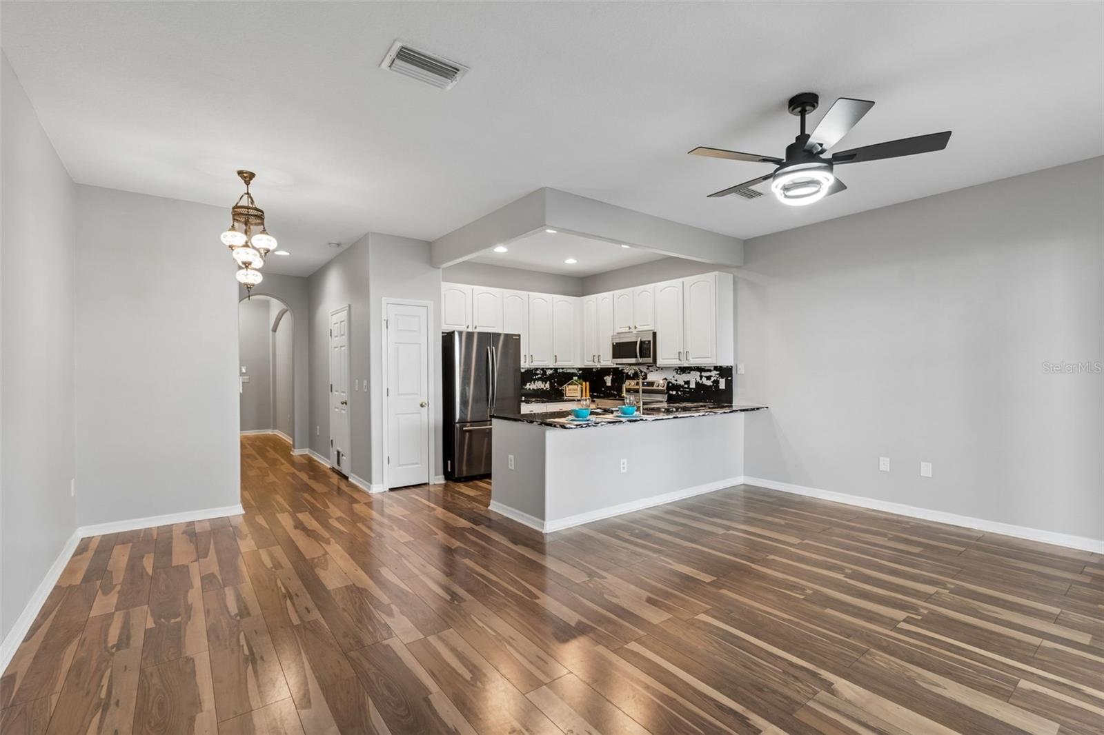 SAWGRASS VILLAGE - Residential