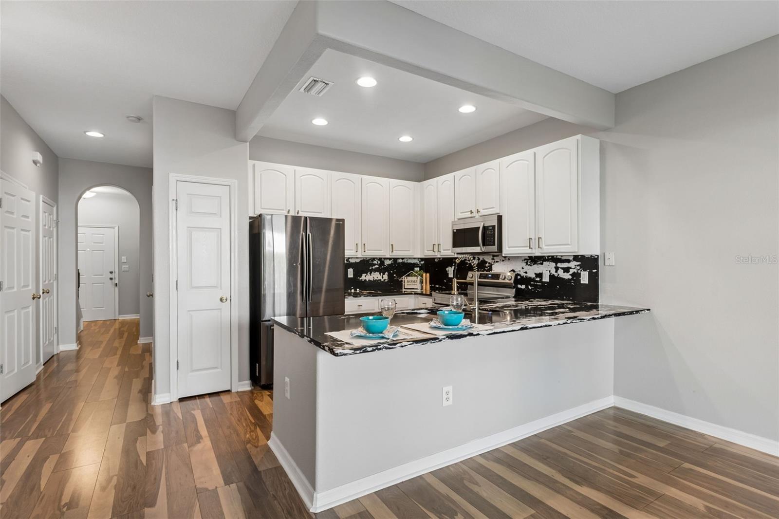 SAWGRASS VILLAGE - Residential