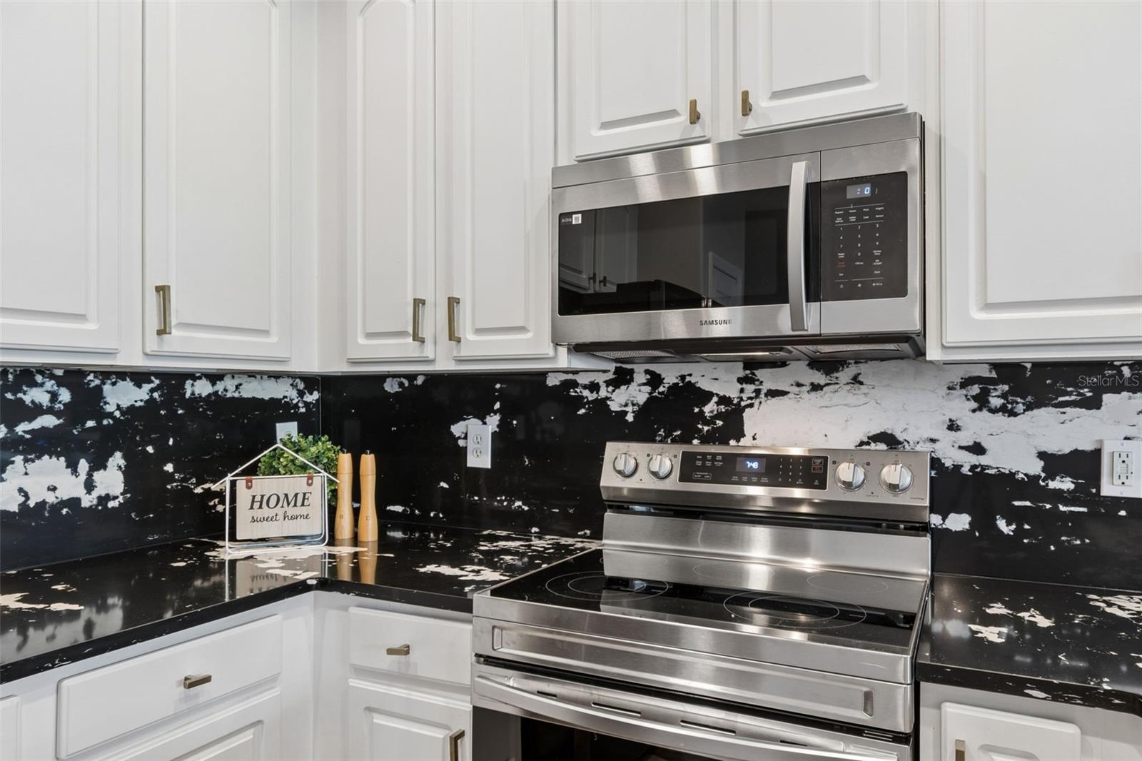 SAWGRASS VILLAGE - Residential