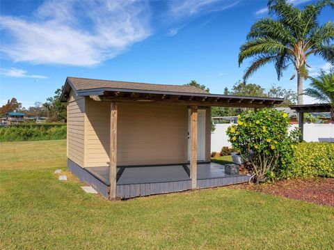 A home in LAKELAND