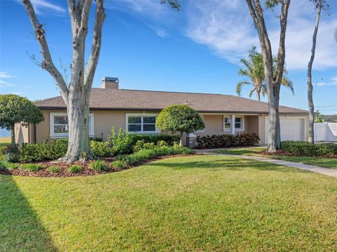 A home in LAKELAND