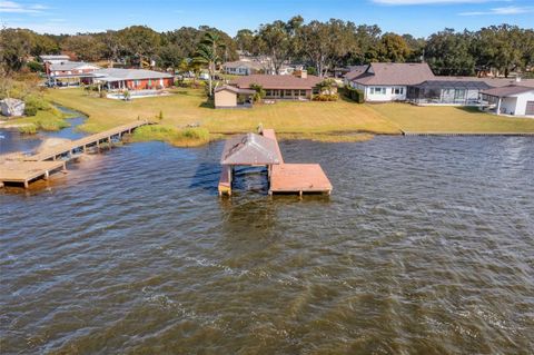 A home in LAKELAND