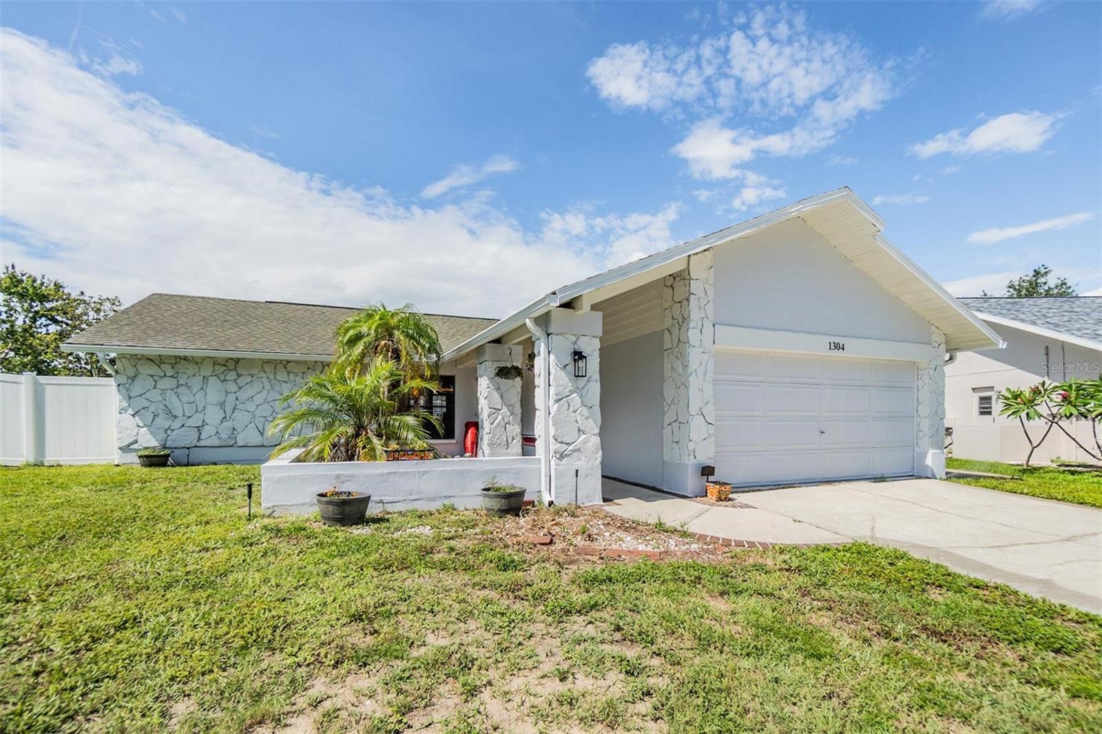 1304 CEDAR COURT