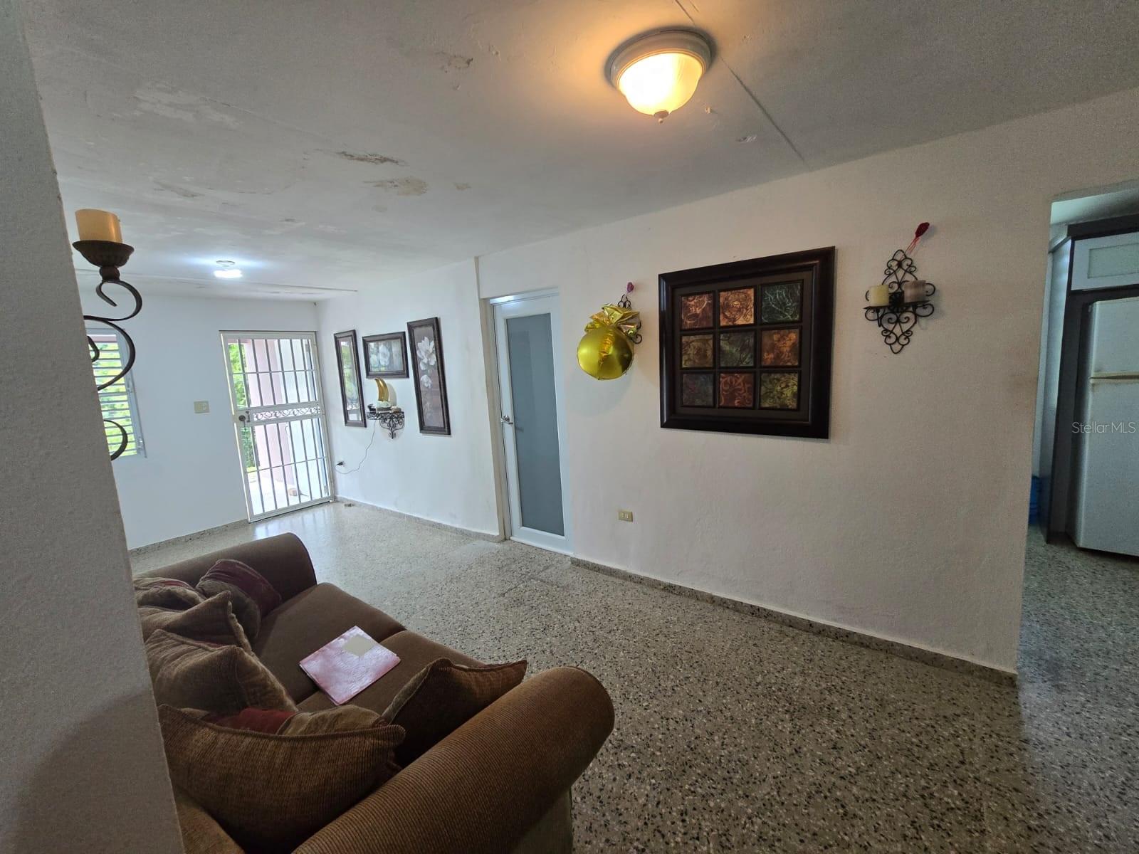 BARRIO GUAYABOTAS - Residential