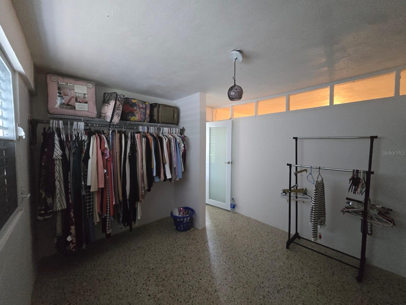 BARRIO GUAYABOTAS - Residential
