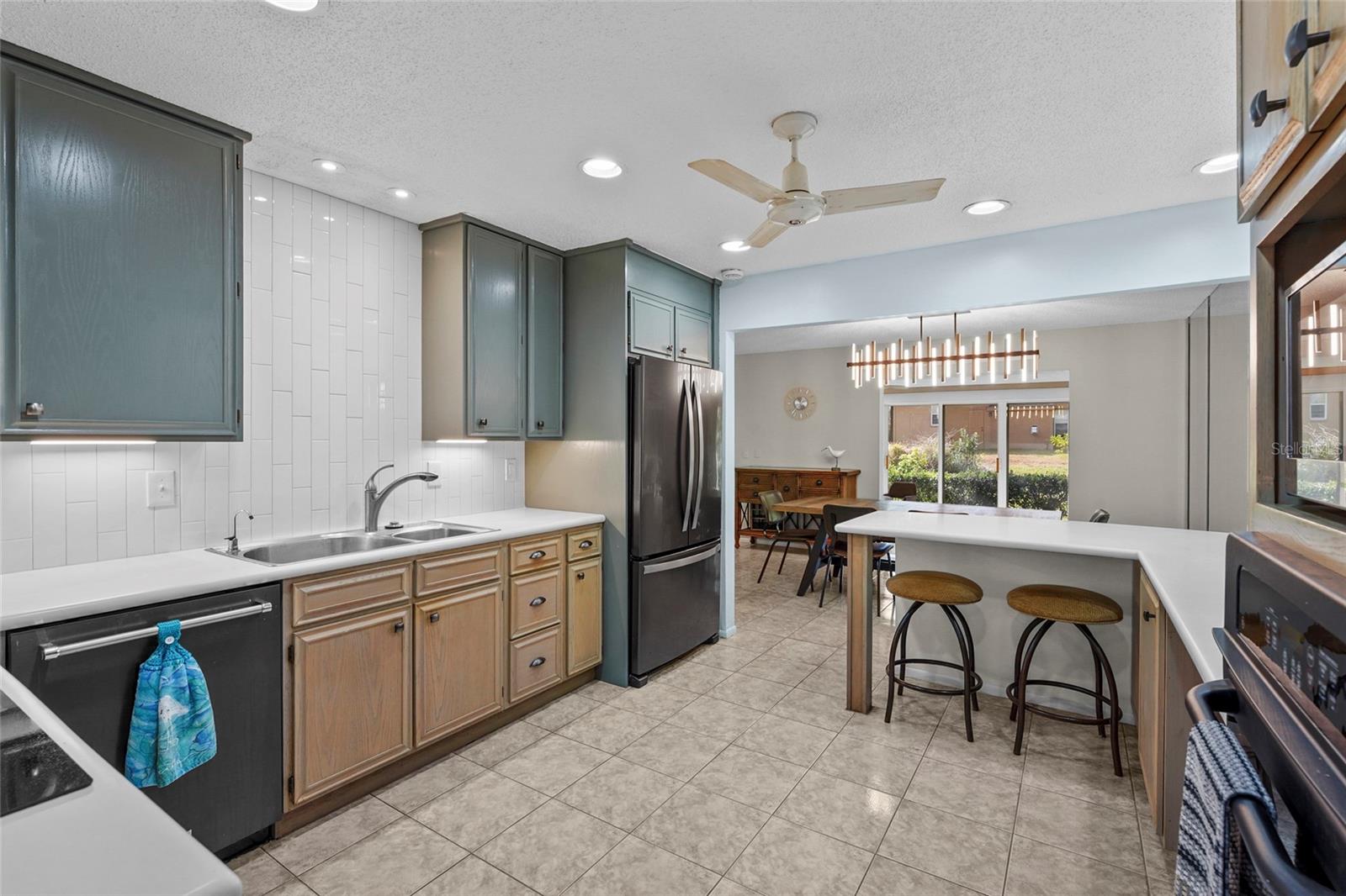 PALM-AIRE AT SARASOTA 7-B - Residential