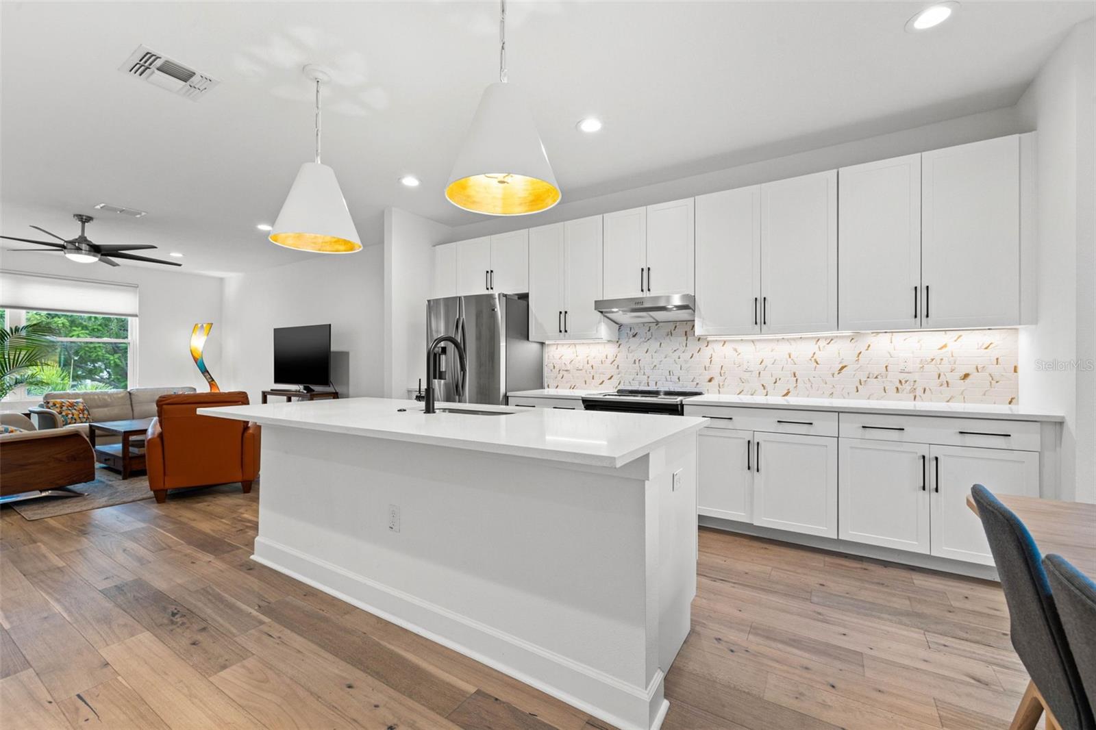 NORTH 1ST TWNHMS - Residential