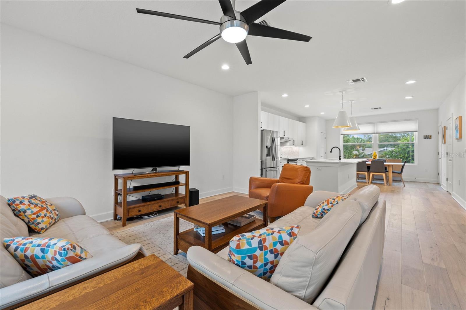 NORTH 1ST TWNHMS - Residential
