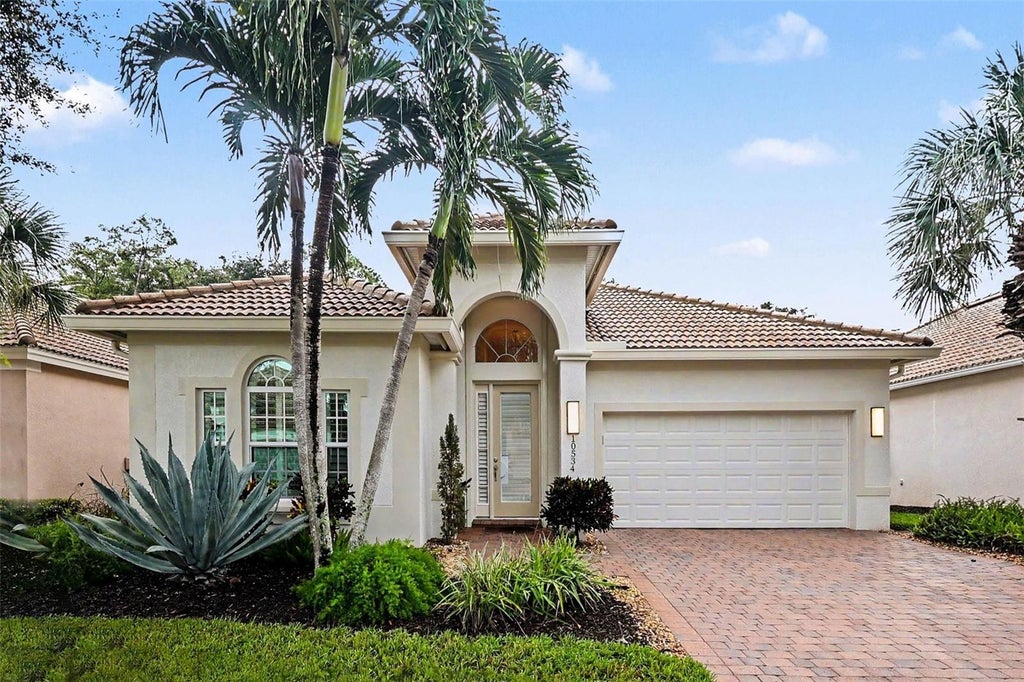 Photo of 10534 Yorkstone Drive, Bonita Springs, FL 34135 (MLS # O6445355)