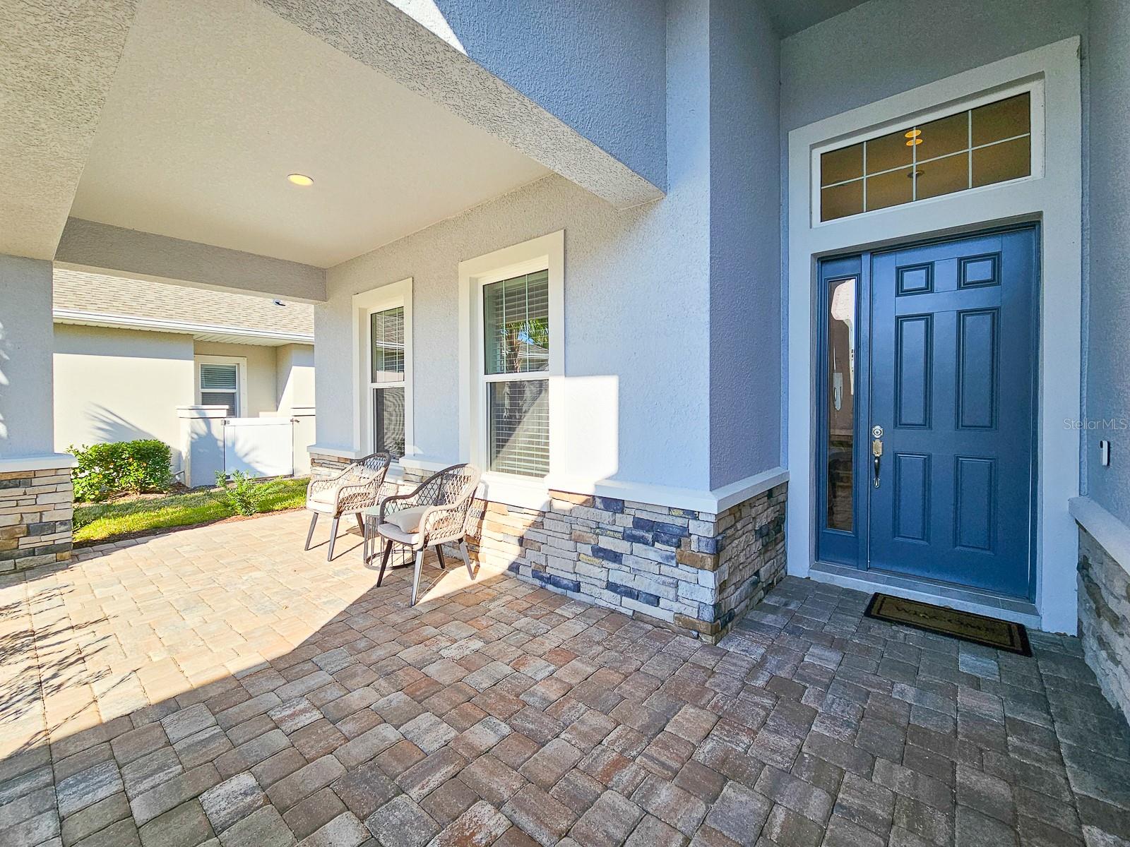8 N LAKEWALK DRIVE