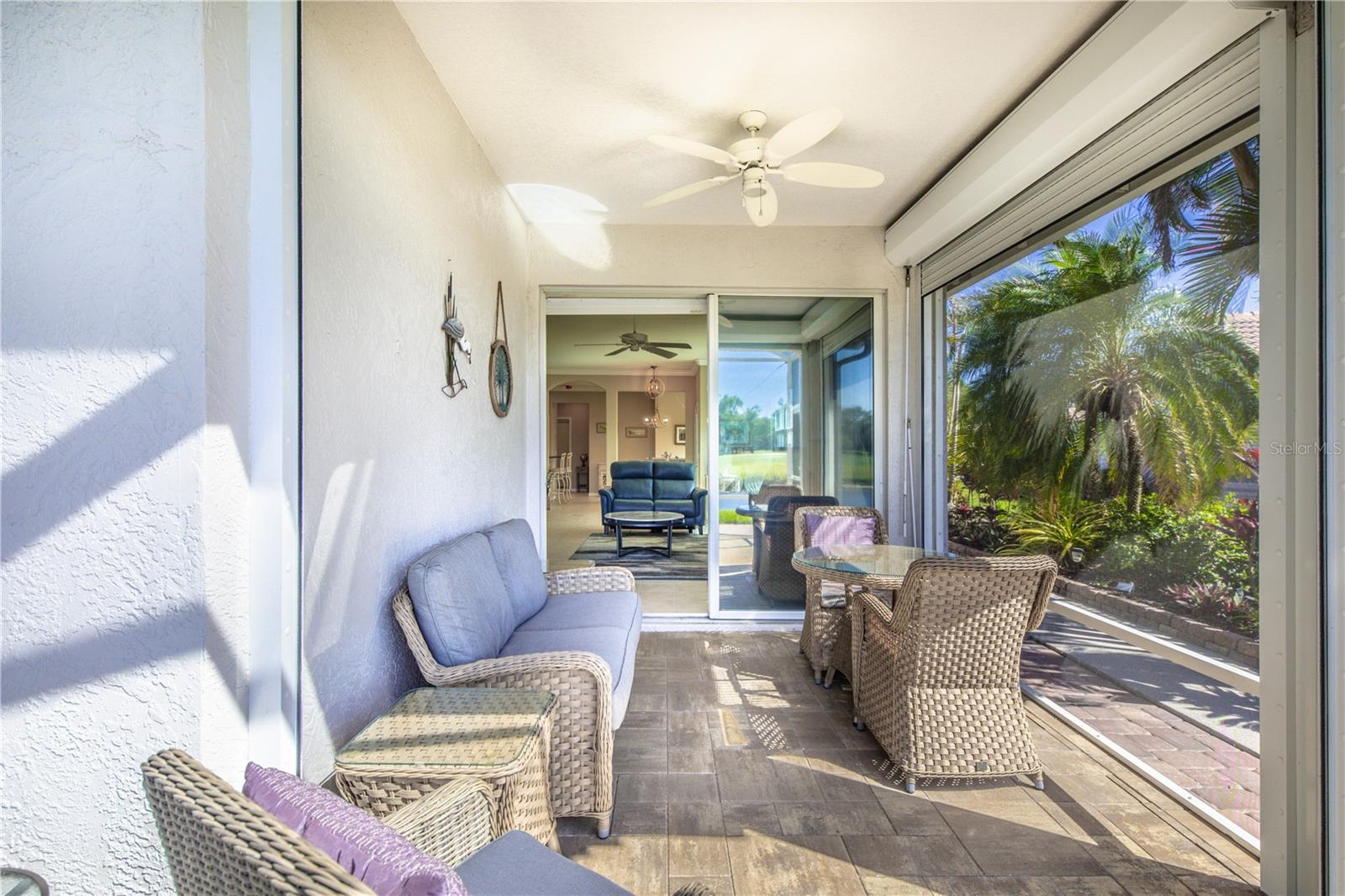 PELICAN POINTE GOLF & CNTRY CL - Residential