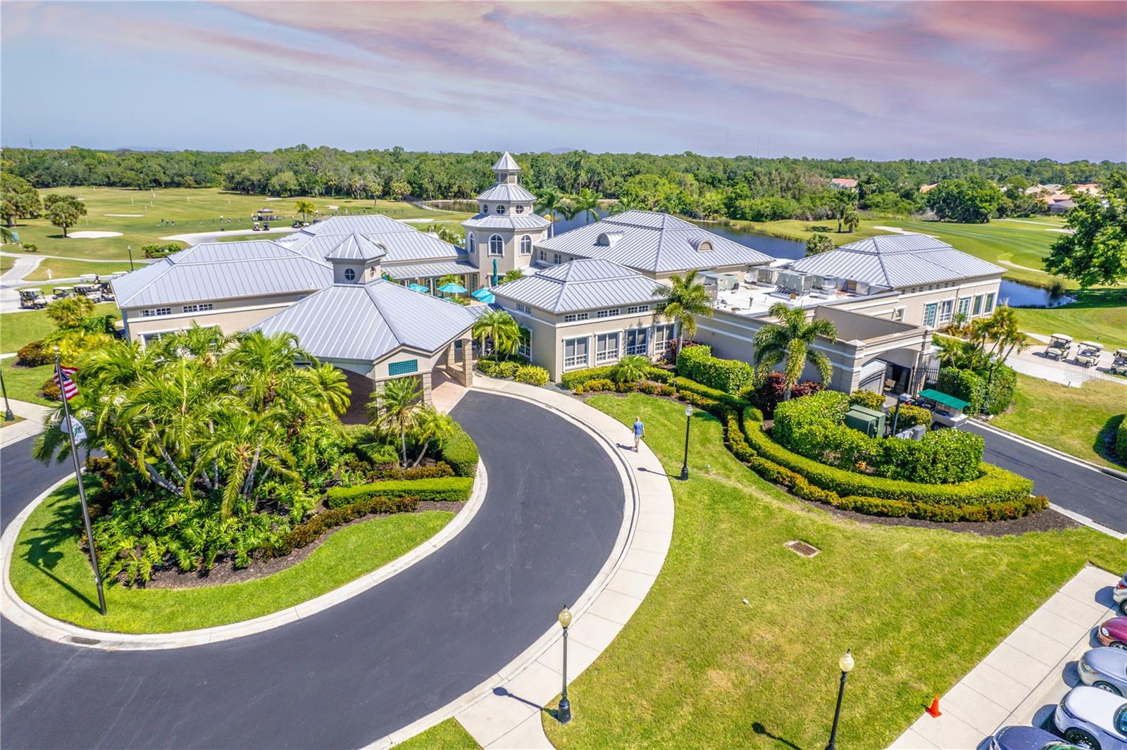 PELICAN POINTE GOLF & CNTRY CL - Residential