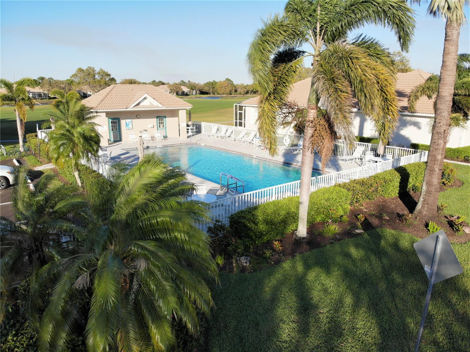 PELICAN POINTE GOLF & CNTRY CL - Residential