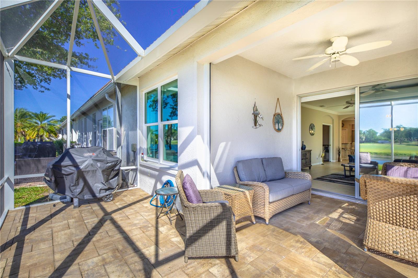 PELICAN POINTE GOLF & CNTRY CL - Residential