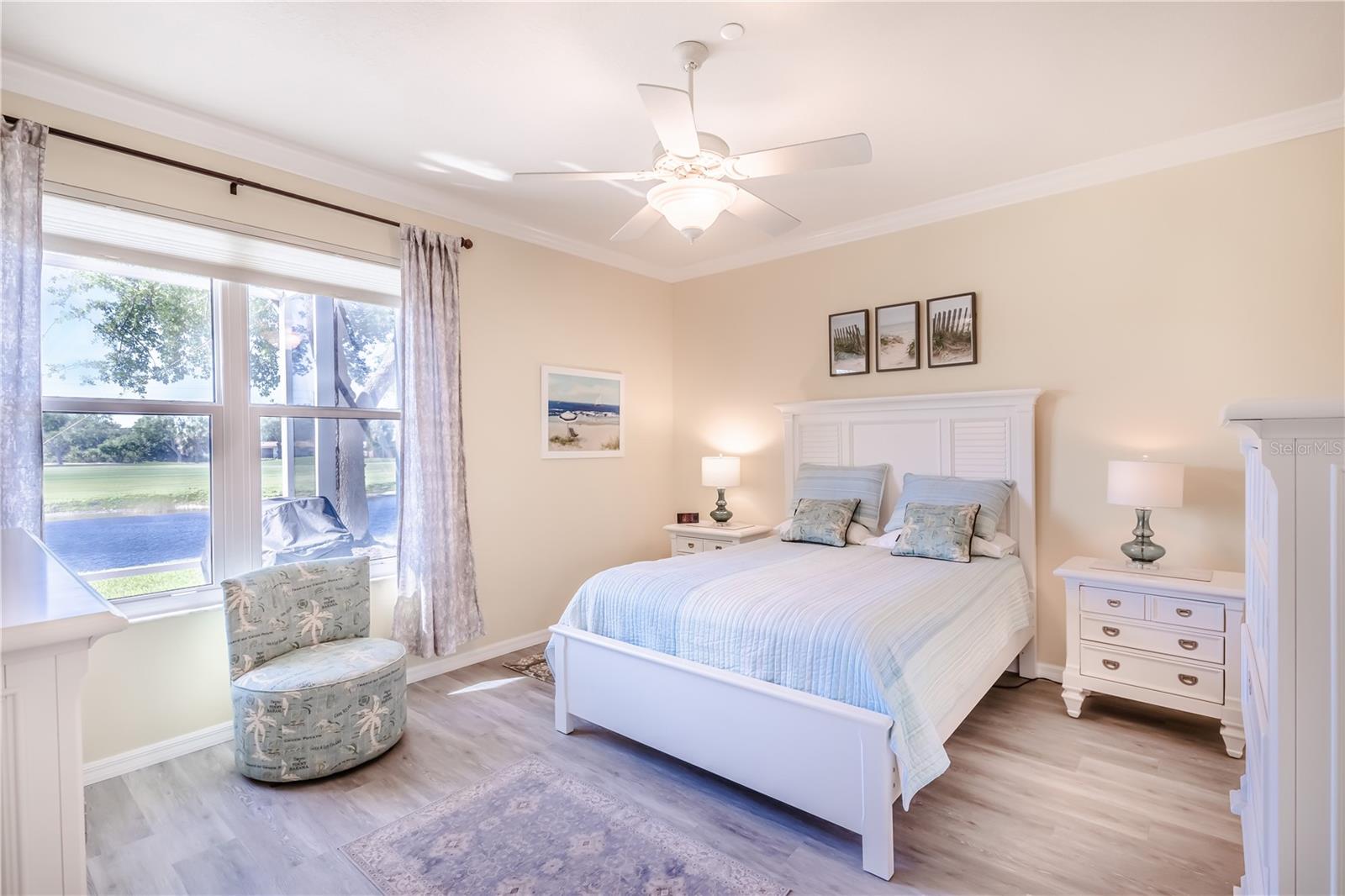 PELICAN POINTE GOLF & CNTRY CL - Residential